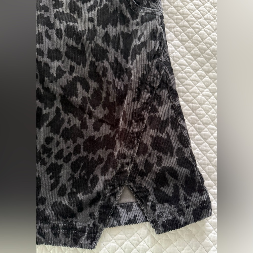Pilcro Anthropologie Corduroy Animal Print Mini Skirt Black & Gray Size 16 NWT - Picture 7 of 11